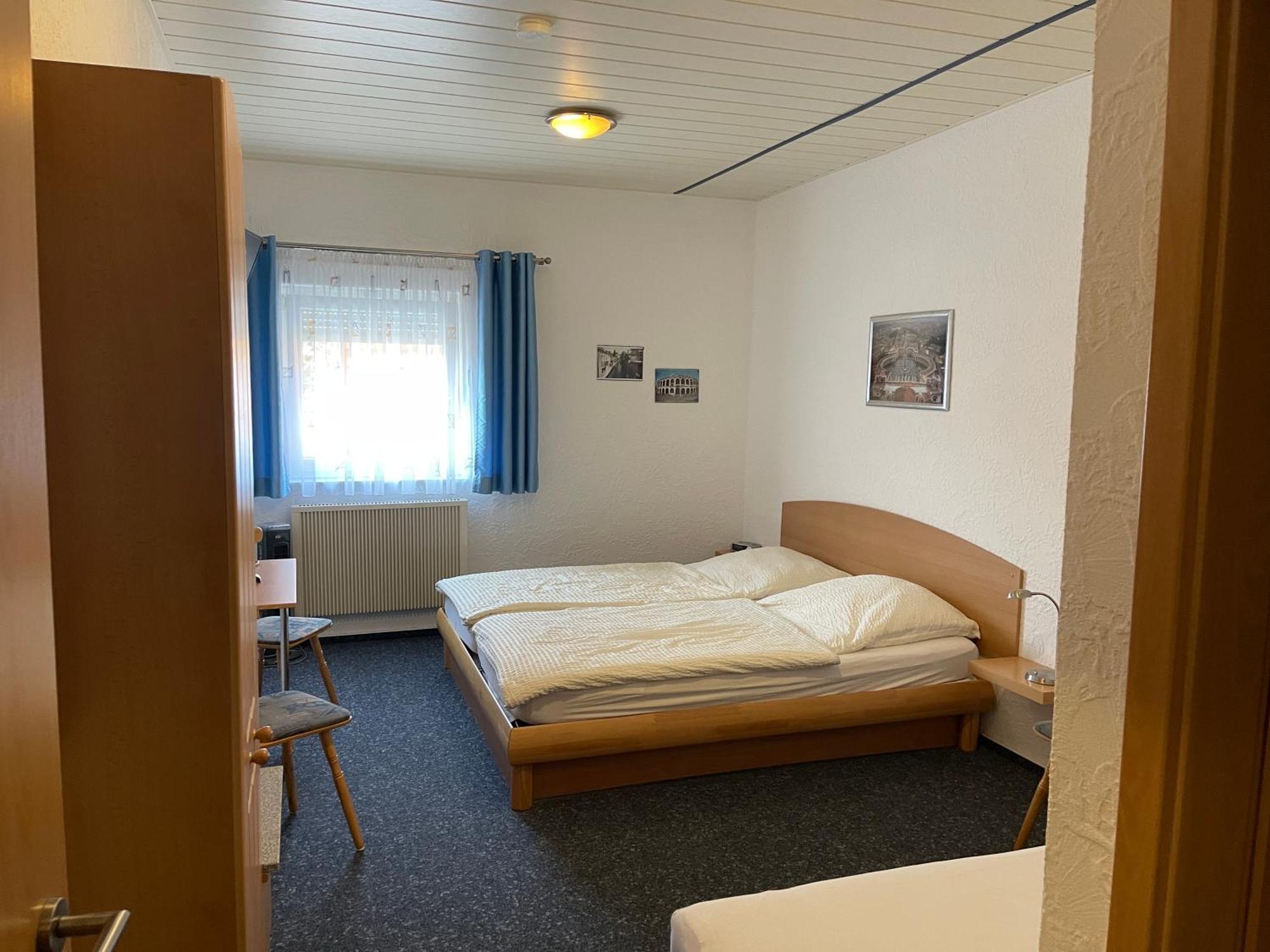 Hotel Sonne Sinsheim Extérieur photo