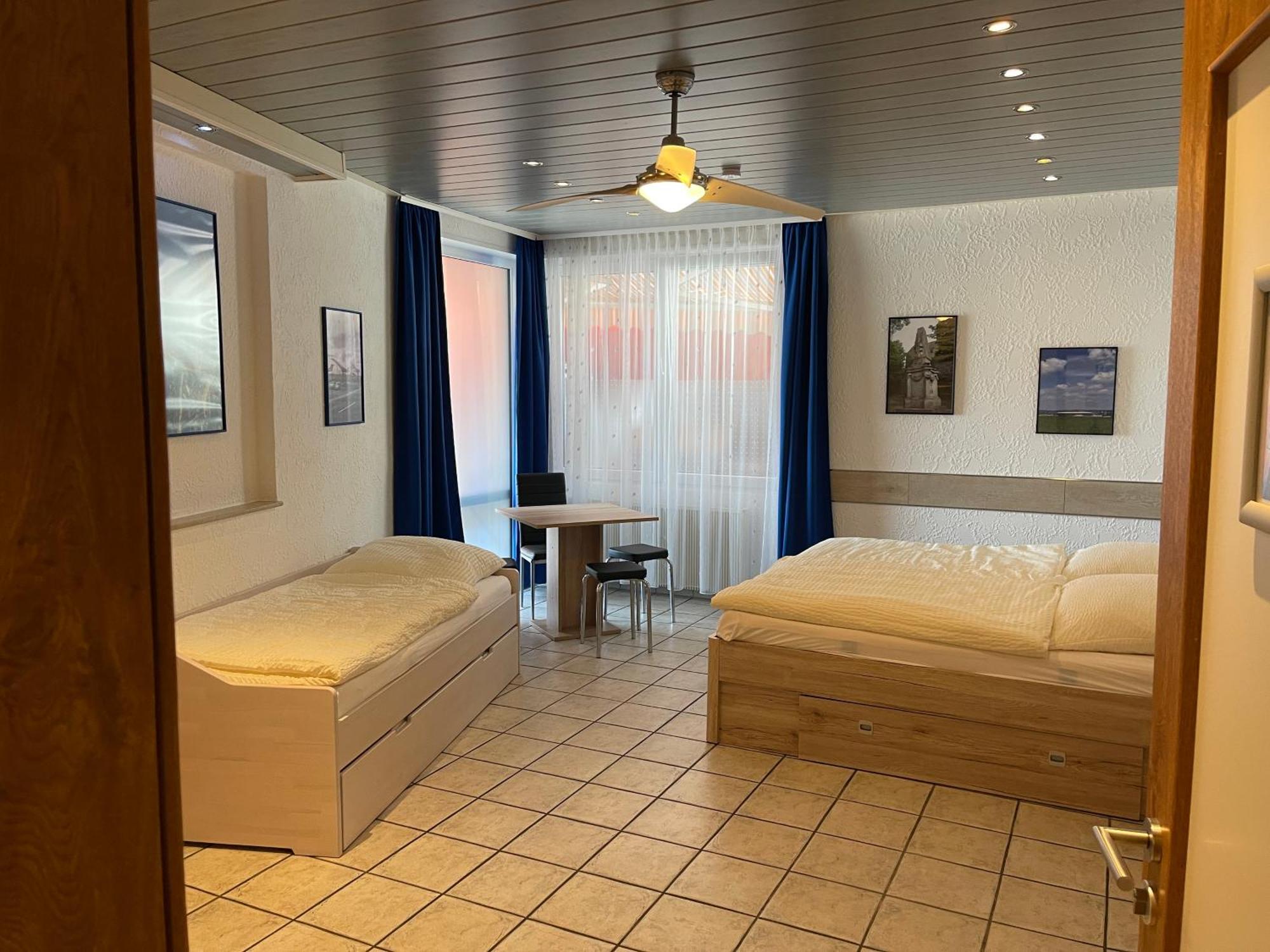 Hotel Sonne Sinsheim Extérieur photo